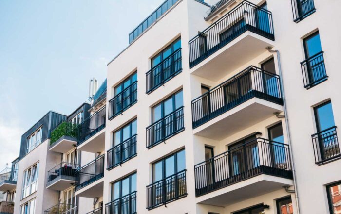 Lüftungen mit Fensterlaibungen - Hausfassade